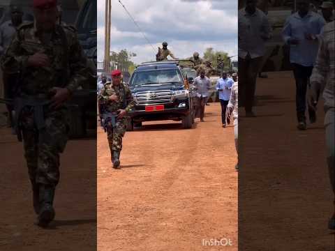 𝐏𝐫𝐞𝐬𝐢𝐝𝐞𝐧𝐭 𝐌𝐮𝐬𝐞𝐯𝐞𝐧𝐢 𝐀𝐫𝐫𝐢𝐯𝐞𝐬 𝐰𝐢𝐭𝐡 𝐇𝐞𝐚𝐯𝐲 𝐭𝐢𝐠𝐡𝐭 𝐒𝐞𝐜𝐮𝐫𝐢𝐭𝐲 #bobiwine #shorts #museveni #updf #sfc