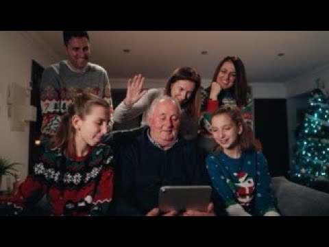 La millor connexió és la que tries compartir. 🎄✨💜 | Spot NADAL 2024