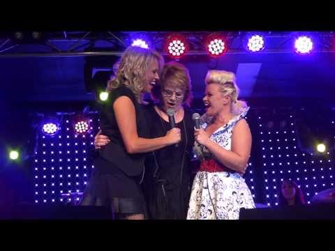 Beccy Cole & Libby O'Donovan with Carole Sturtzel - Que Sera (What Ever Will Be)