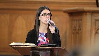 Cancao do Apocalipse singer Sarah Frasson Antunes