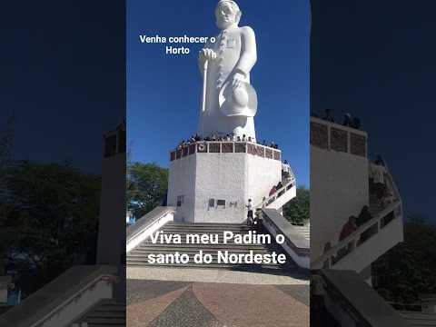 Estátua do Padre Cícero na colina do horto em Juazeiro do norte ce
