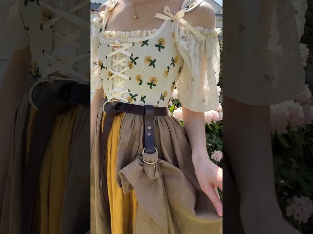 Vídeo relacionado con HiiFeuer - Cinturón medieval con anillo de cuero PU, cinturón con remaches retro renacentista para LARP, Ren Faire y Halloween (Marrón A)