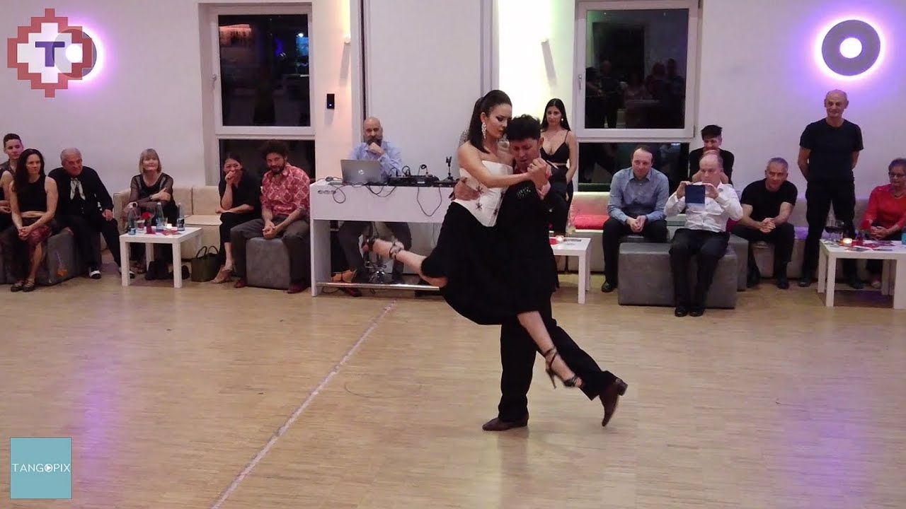 Video thumbnail for Ayelén Urrutia & Martin Vicente dance Bruno Cavalaro - Los Mareados
