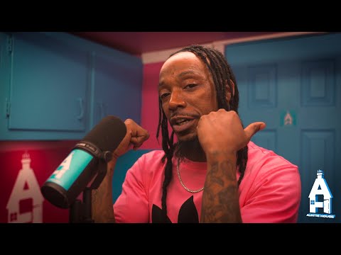 Majic Juan AyeeDoe - Chris Bend Her | Auntie House Performance 🎙️