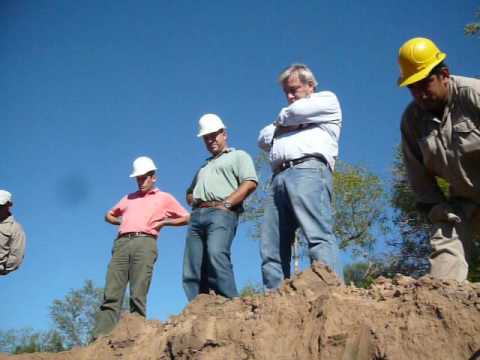 Rascando una tuberia de 630mm  JJ Castelli - Argentina