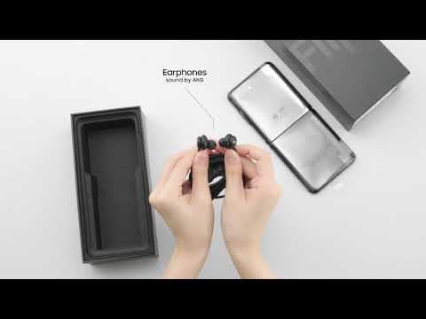 Unboxing the Galaxy Z Flip