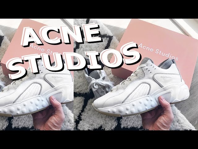 Video Aussprache von Acne Studios in Englisch Video Aussprache von Acne Studios in Englisch