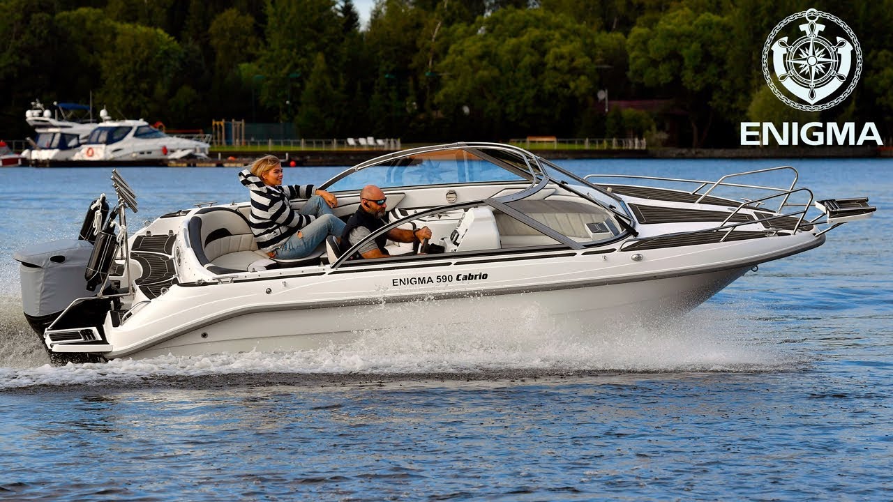 Ходовые качества открытого катера Enigma 590® Cabrio (бело-черный, 6.82 м с платформами)