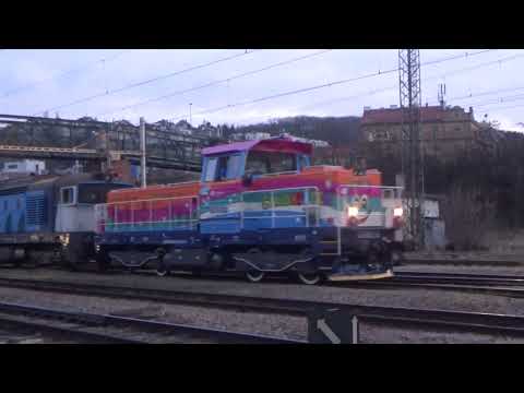 Veselá Kráva 714 217 a Katr 750 706 v čele Cyklohráčku v žst. Praha-Smíchov sev. + brutální pozdrav