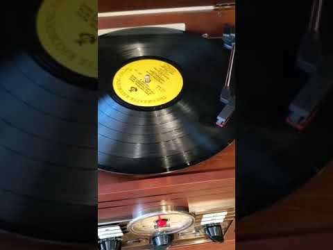 Cantor Moshe Soorkis Kidush L'Shabbes