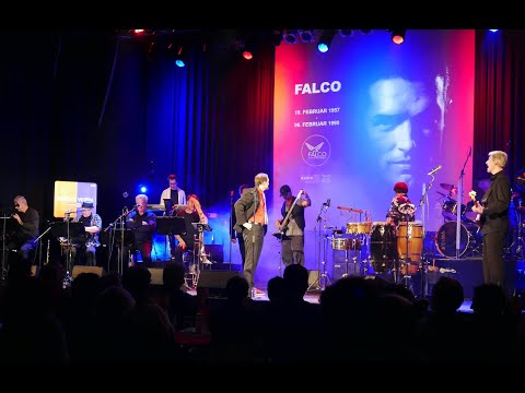 Junge Roemer Falco Convention - geniales Intro (Peter Paul Skrepek-Rue Kostron)