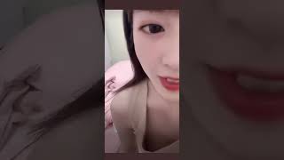 TikTokライブ ゆるめの服 胸ちらしてしまう 귀여운 미인  보이는  속옷  가슴  바지