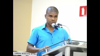 Alison demonstra a importância de unir os grupos da terceira idade