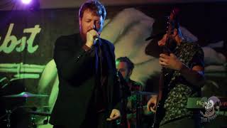 She Don t Know My Name