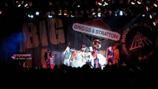 The Roots - &quot;Respond React&quot; - Summerfest 2009