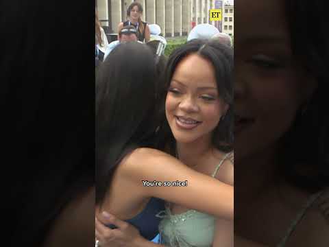 The Adorable Moment Rihanna Meets a Fan Mid-Interview #rihanna #thesmurfs #rihannanavy