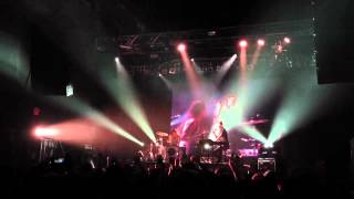 Matt and Kim - red paint