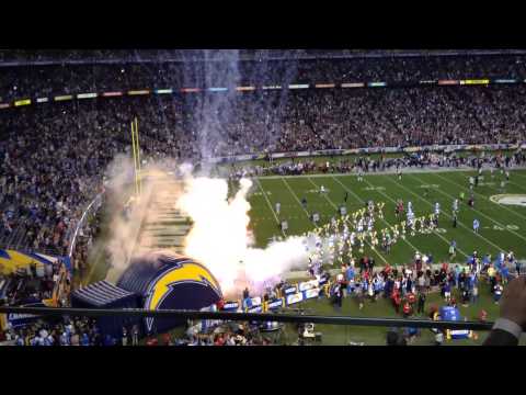 Tom Brady leads Patriots on field followed by Chargers