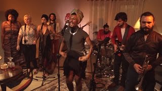 Louise Du Brésil Music Video