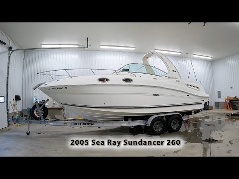 Spend the Day on the Water in the 2005 Sea Ray Sundancer 260!