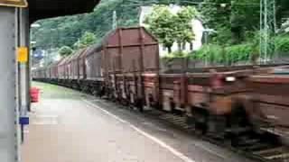 preview picture of video 'DB cargo train in transit in Bacharach, Germany'