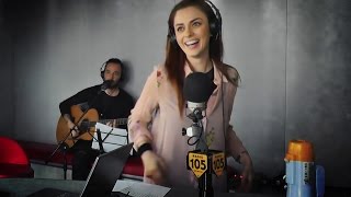 Annalisa canta &quot;E la luna bussò&quot; a @Radio105