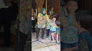 Download lagu DINA MARIANA DALAM KENANGAN SAAT NGAJAK CUCUNYA BERNYANYI.....INGAT KAMU#sorts mp3 Download lagu DINA MARIANA DALAM KENANGAN SAAT NGAJAK CUCUNYA BERNYANYI.....INGAT KAMU#sorts mp3