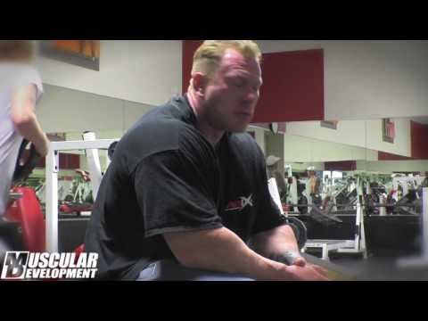 Dennis Wolf Trains Legs