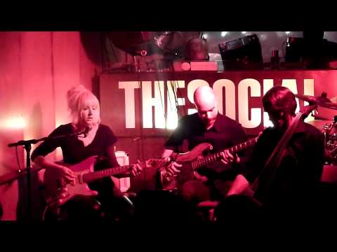 Evi Vine live at The Social 22.11.10 - I Watched You Leave