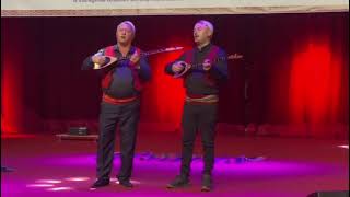 Llesh & Gjin Prenga - Plisi I Bardh Nderi Burrnise