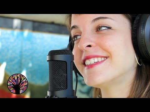 Me Haces Bien | Tocando En Red (Inspired By Playing For Change)