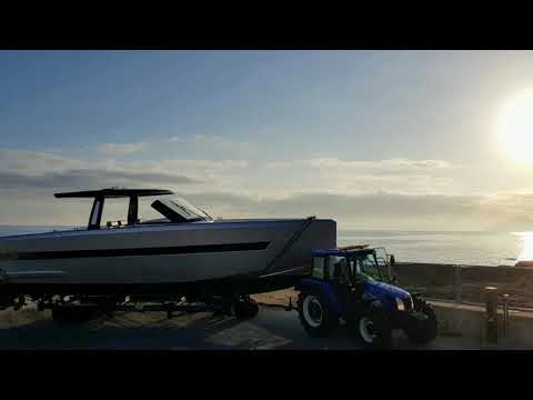 A new FJORD 52 comes to AMURA NÀUTIC