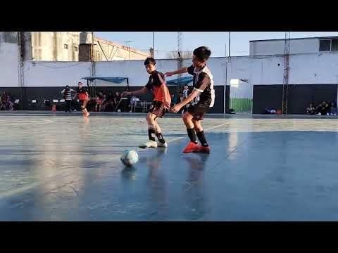 DEFENSORES DE GLEW VS ESTRELLA DEL SUR NARANJA ALEJ. KORN FUTSAL INFANTIL (primer tiempo)