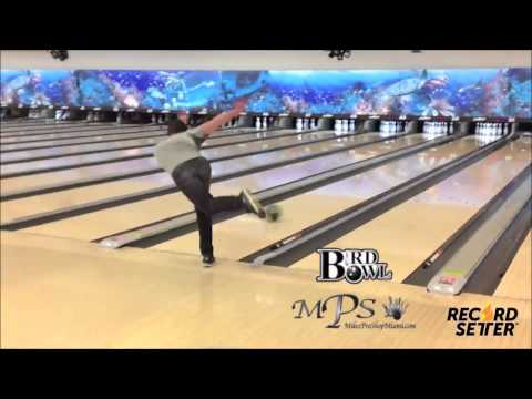 11 Bowling Strikes in One Minute (World Record)