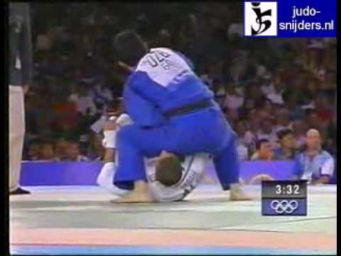 Judo 2000 Sydney: Alisher Mukhtarov (UZB) - Omar Rebahi (ALG) [-60kg].