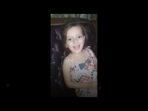 Vida de criança na Síria: vídeo mostra menina sendo surpreendida por explosão enquanto canta 