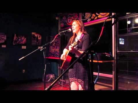XO by Beyonce | Cover by Megan Carolan | Live at Otherlands