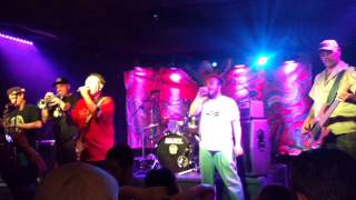 NEGRO / TU PA MI - KARAMELO SANTO Y WUERO DE LA FAYUK