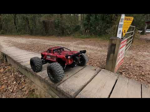 Arrma 1/5 Outcast 4X4 8S at Santos vortex