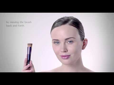 „Shiseido Future Solution LX Radiant Finish Kreminis“ makiažo pagrindas „03 Golden SPF 15“, 30 ml video