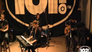 Atomic Tom with "Take Me Out" in the CD102.5 Big Room