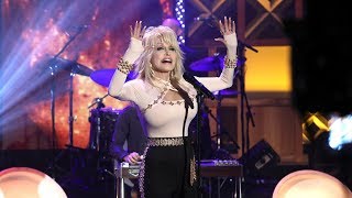 Dolly Parton Is a &#39;Girl in the Movies&#39;