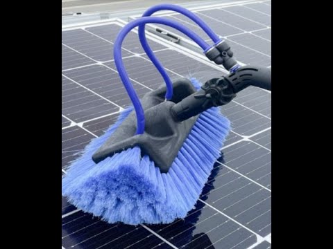 Video Set perii telescopice solare pentru curațarea sistemelor fotovoltaice si solare