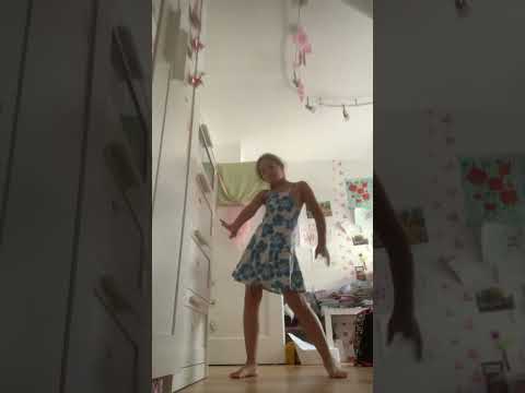 Танцы в трусиках😂 ▶