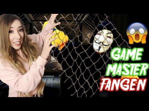 stelle GAME MASTER FALLE und FANGE IHN mit FISCHERNETZ (verstecke in BOX)