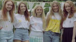 We Are Hairy People, A Garden Party