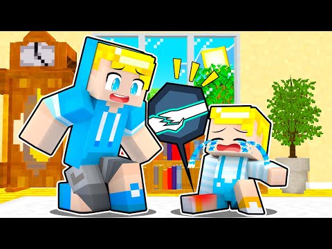 Mio FIGLIO Si ROMPE Una GAMBA Su Minecraft Famiglia!