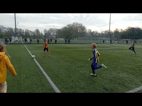 VV Rozenburg JO12-1 - Flakkee JO12-1 [22-04-2023] (1e helft van 1e helft)