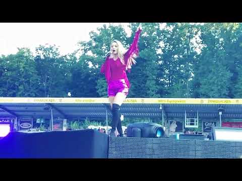 Melissa Naschenweng  - Traktorführerschein