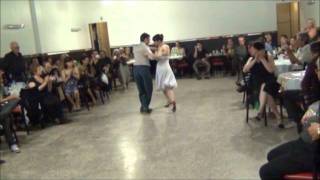 Lucila Bardach y Marcelo Lavergata bailando el tango NADA en la milonga EL CONTRAGOLPE TANGO